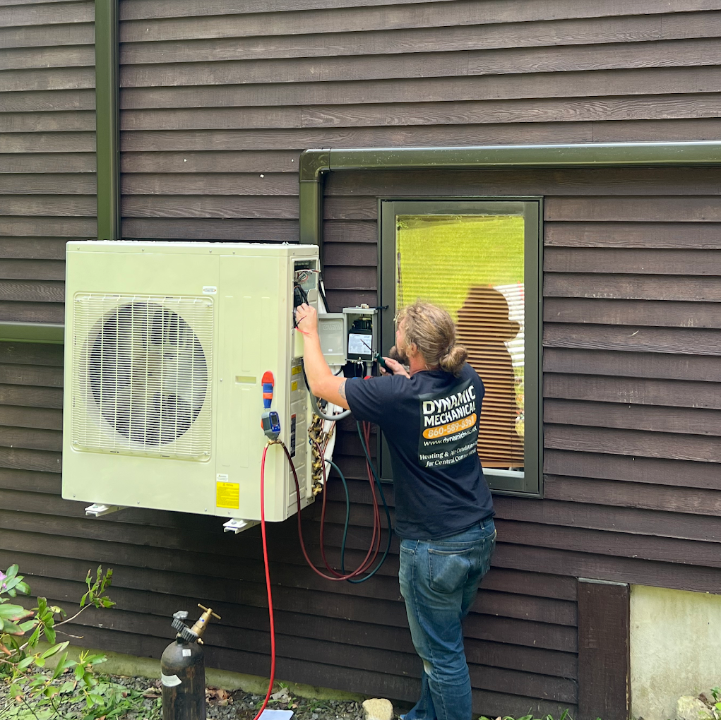 Dynamic Heating, Cooling & Geothermal worker